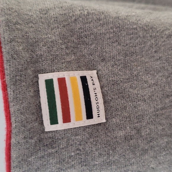 Hudson Bay Olympics official outfitter 12-18months hoodie - Picture 4 of 4